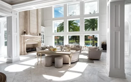 Luxury Villa In Rego Park